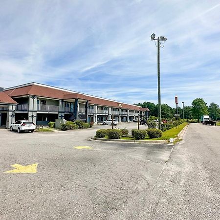 Executive Inn Ridgeway I-77 Экстерьер фото
