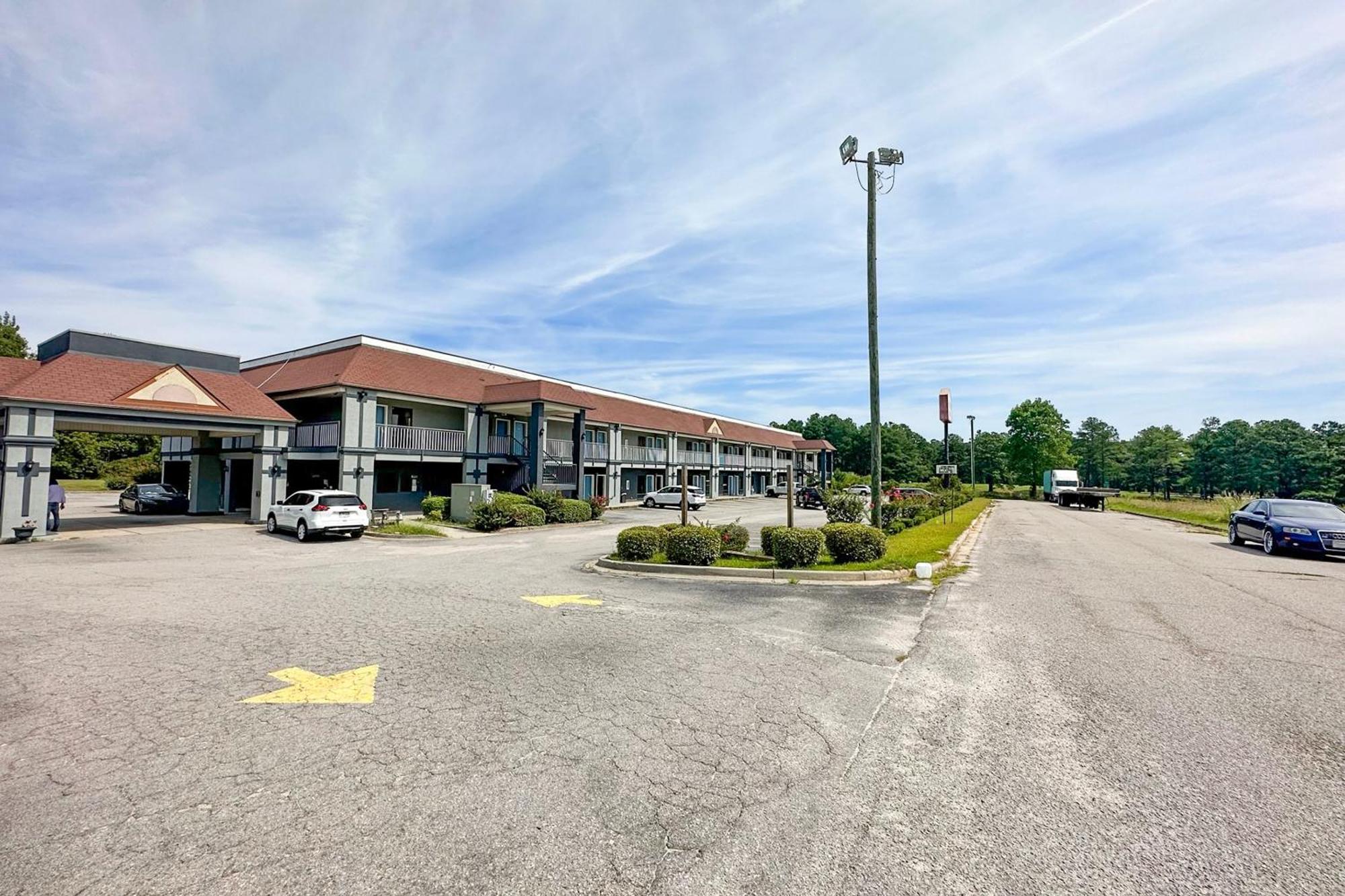 Executive Inn Ridgeway I-77 Экстерьер фото