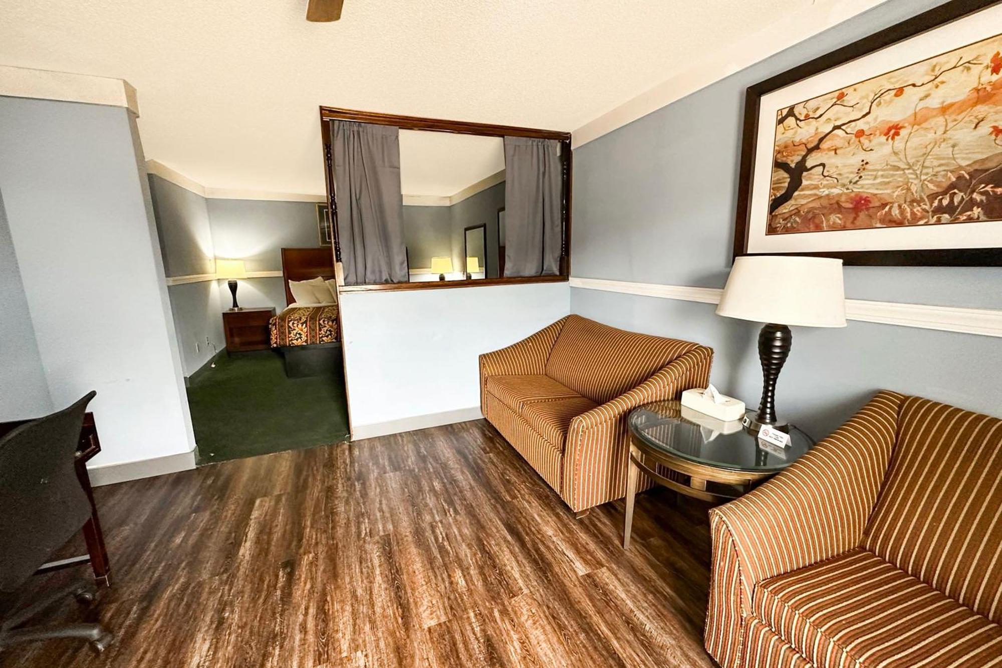 Executive Inn Ridgeway I-77 Экстерьер фото