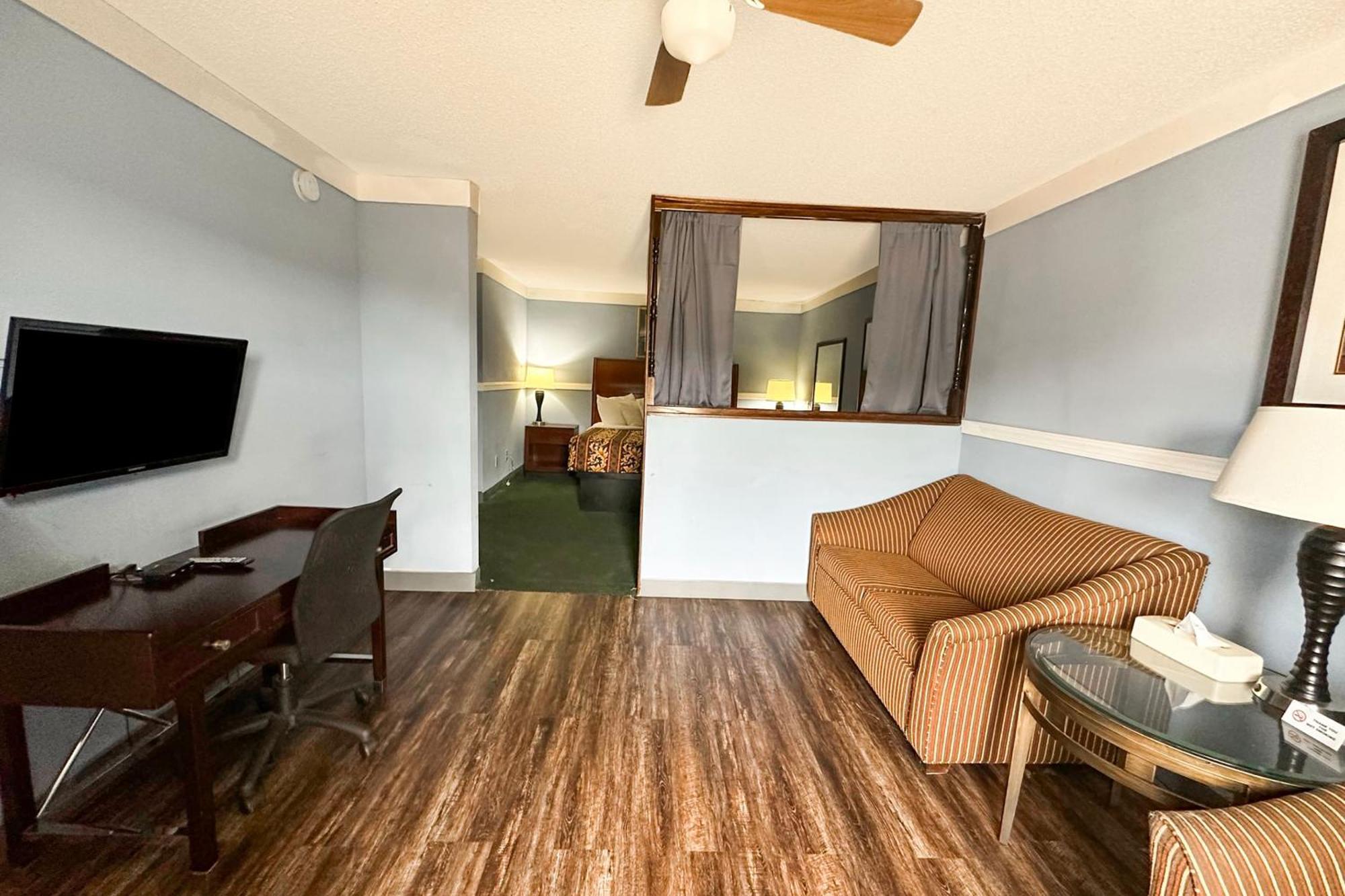 Executive Inn Ridgeway I-77 Экстерьер фото