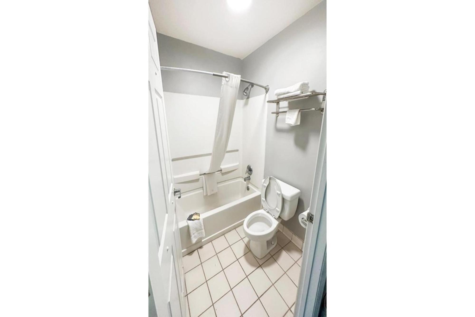 Executive Inn Ridgeway I-77 Экстерьер фото