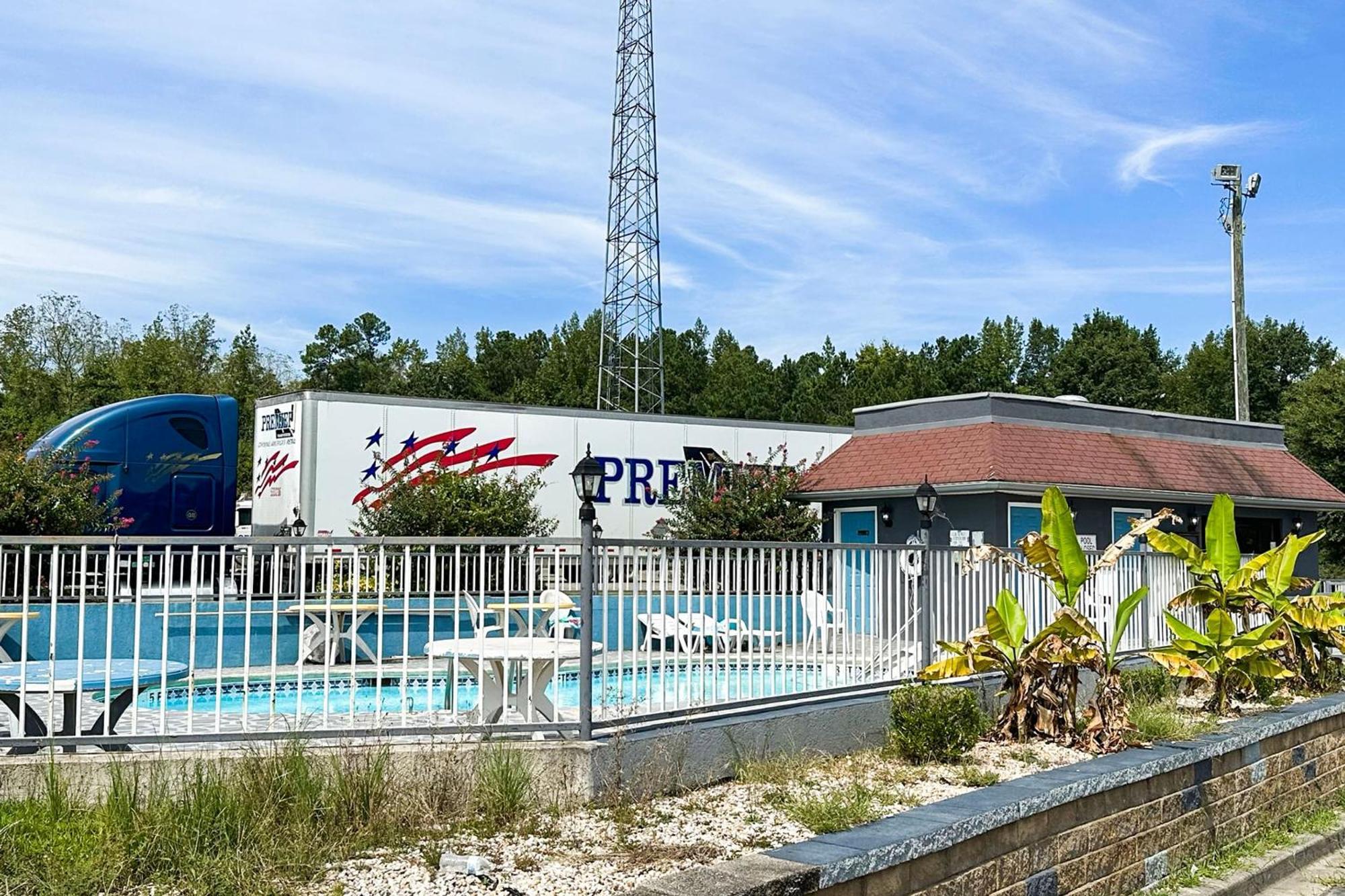 Executive Inn Ridgeway I-77 Экстерьер фото